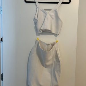 Guess 2 piece white set size medium